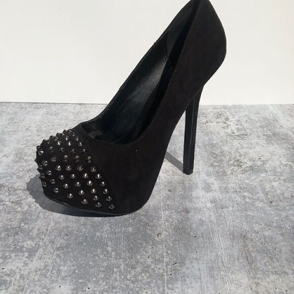 Breckelle’s Black Studded Pumps  - Picture 5 of 6